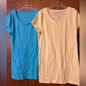 No boundaries 2 woman’s XS t shirts